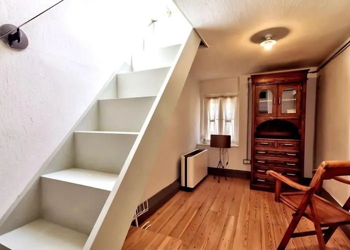 Private 2br/2ba House W Patio&terrace