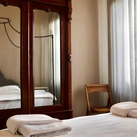 Private 2br/2ba House W Patio&terrace